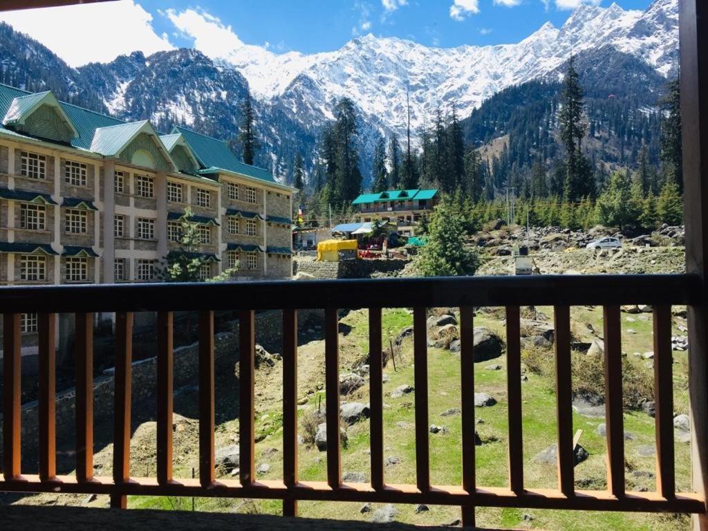 Solang Valley Resort Маналі Екстер'єр фото